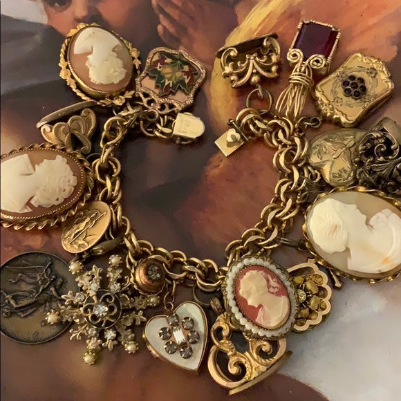 Vintage Jewelry - Vintage gold sterling cameo charm bracelet